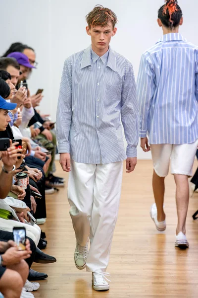 Look 12